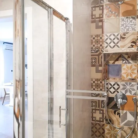 아파트 Pretty Little Thing Called Teranino