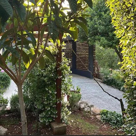 Pretty Little Thing Called Teranino Apartment Pula