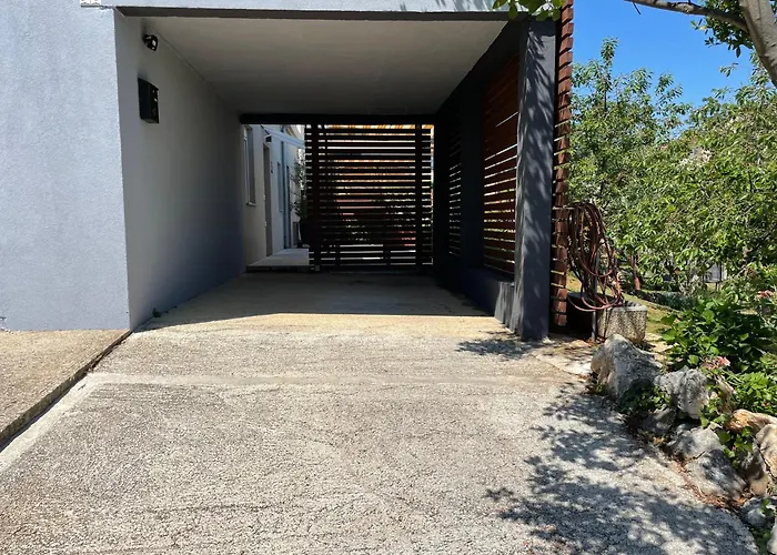 Pretty Little Thing Called Teranino