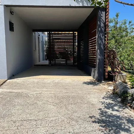 Pretty Little Thing Called Teranino